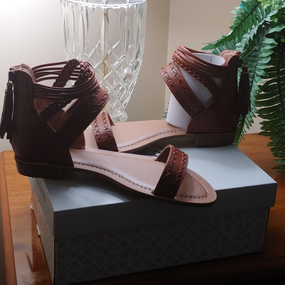 Daisy Fuentes Gladiator Sandals